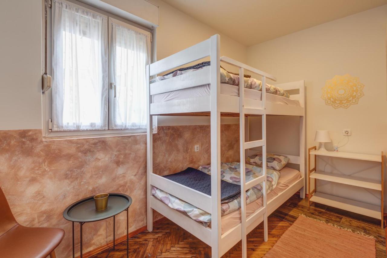 Q Podgorica Beds,Rooms And More Екстериор снимка