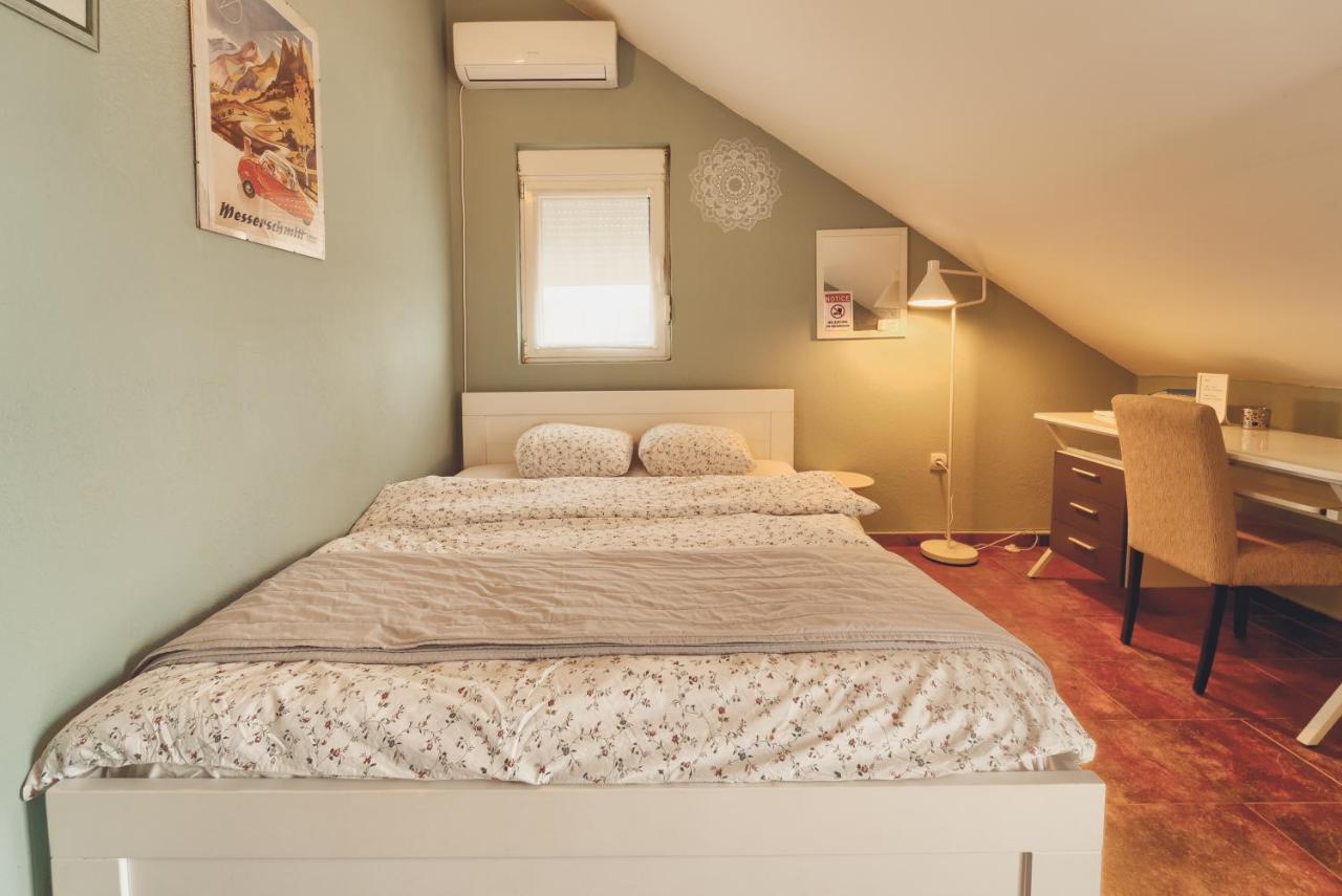Q Podgorica Beds,Rooms And More Екстериор снимка