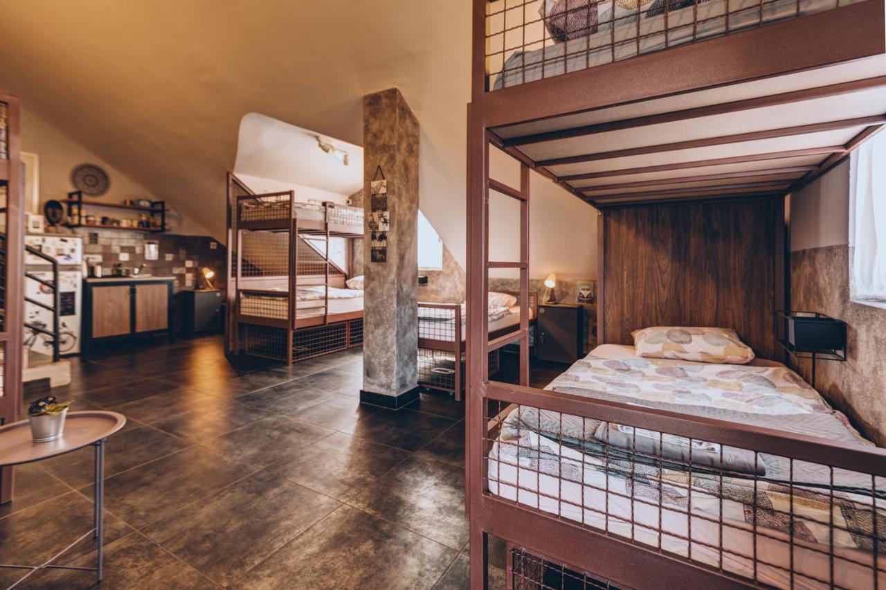 Q Podgorica Beds,Rooms And More Екстериор снимка
