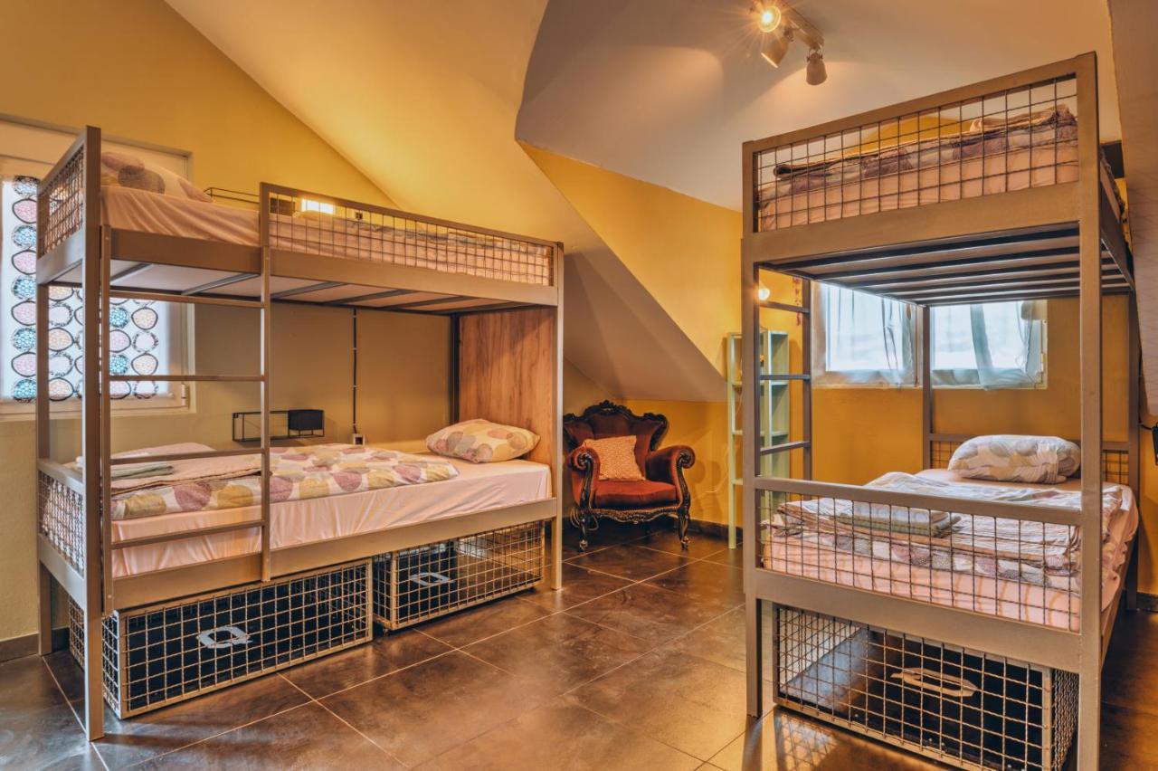 Q Podgorica Beds,Rooms And More Екстериор снимка