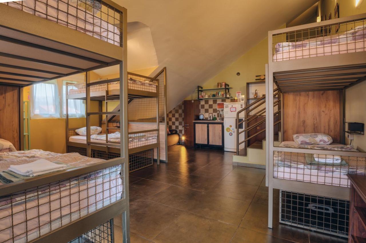 Q Podgorica Beds,Rooms And More Екстериор снимка