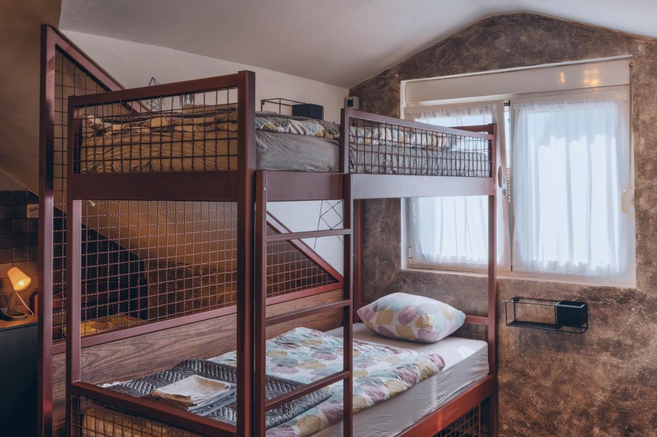 Q Podgorica Beds,Rooms And More Екстериор снимка