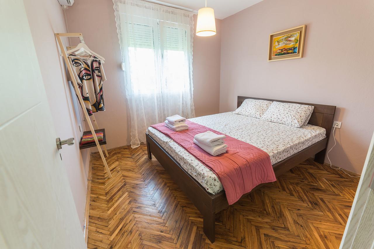 Q Podgorica Beds,Rooms And More Екстериор снимка