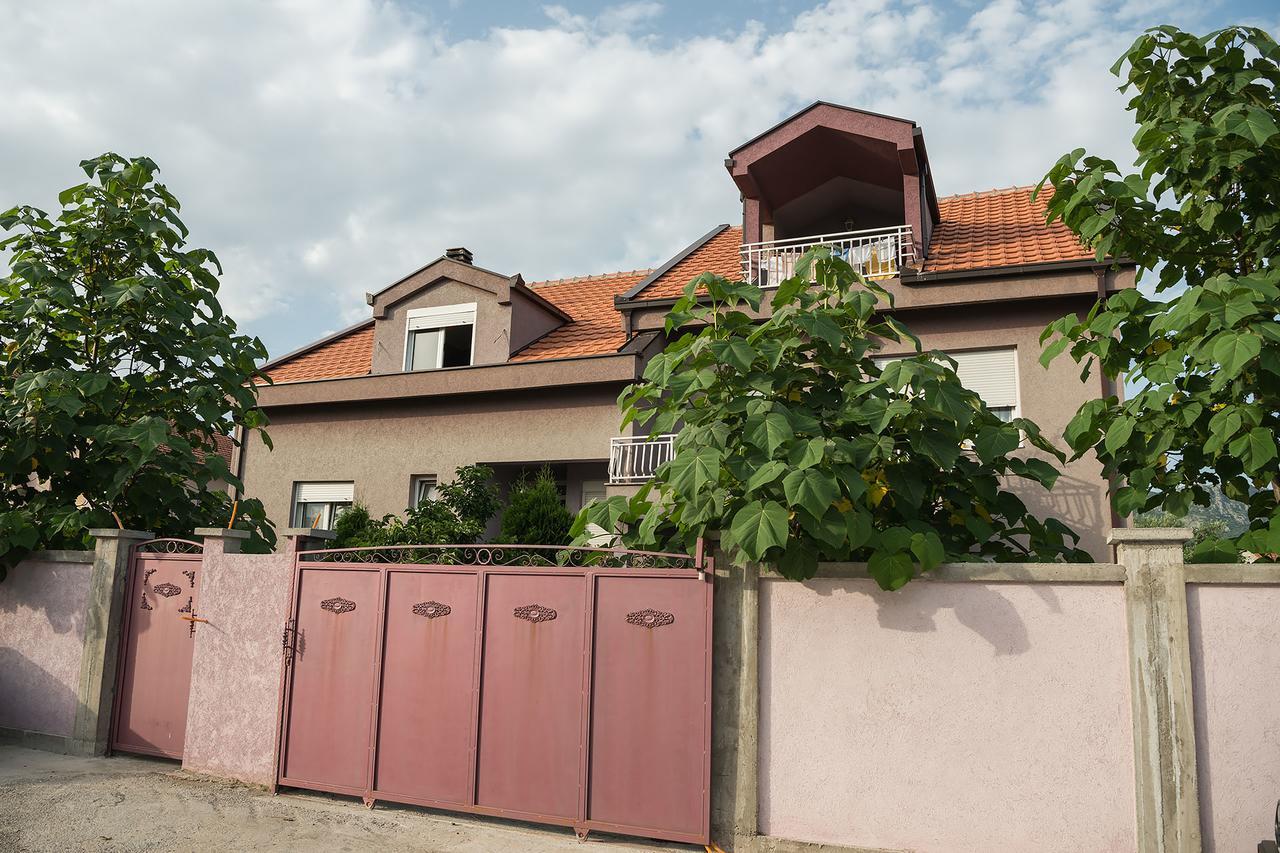 Q Podgorica Beds,Rooms And More Екстериор снимка